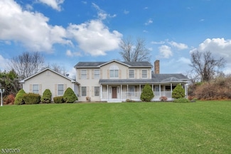 8 Woodruff Way, Columbia, NJ 07832