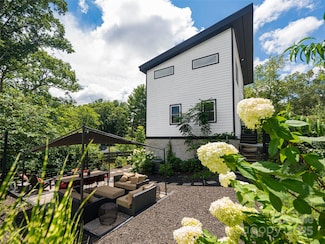 197 Chatham Rd, Asheville, NC 28804