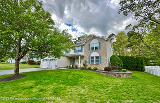 37 Derringer Dr, Howell, NJ 07731
