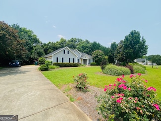 124 Lake Lillian Dr, Perry, GA 31069