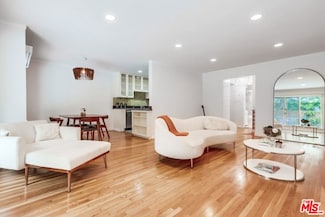 1275 Havenhurst Dr Unit 4, West Hollywood, CA 90046