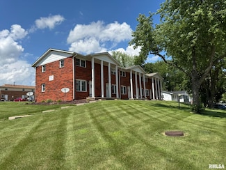 18 Parkview Dr Unit C, Eldridge, IA 52748