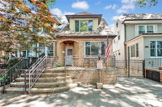 219 90th St, Brooklyn, NY 11209