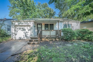 742 S Crestway St, Wichita, KS 67218