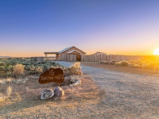 15 Sacred Vista Rd, El Prado, NM 87529