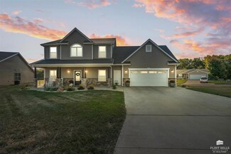 214 Highland Grove Dr, Manhattan, KS 66503