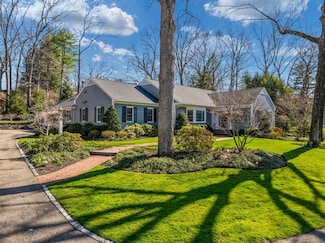 15 Barnstable Rd, Wellesley Hills, MA 02481