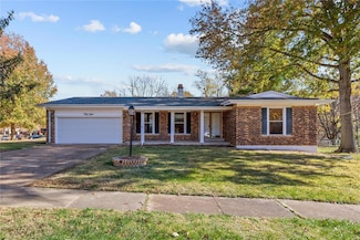58 Smoke Tree Ct, Fenton, MO 63026