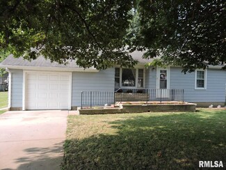 320 Orr Ave, Pekin, IL 61554