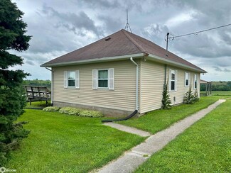 32788 570th St, Chariton, IA 50049