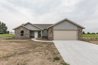 1045 W Maurice St, Bolivar, MO 65613