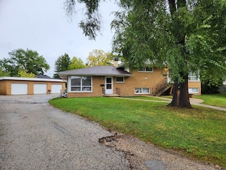 1735 Greene Ct, Aurora, IL 60506