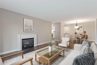 35 Nathan Ln N Unit 210, Plymouth, MN 55441