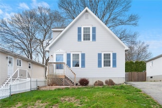 7 May Ave, Cumberland, RI 02864