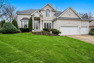 1070 Ridgewood Dr, West Chicago, IL 60185
