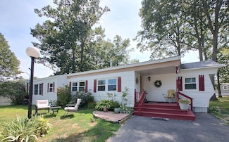 6 S Dewberry Ln, Rochester, NH 03867