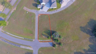 1407 Cherry Tree Ln, Prattville, AL 36066