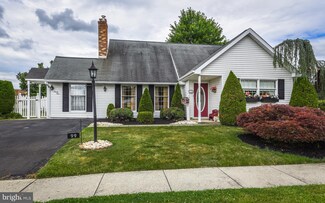99 Cobalt Ridge Dr E, Levittown, PA 19057