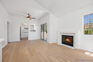 730 Breeze Hill Rd Unit 236, Vista, CA 92081