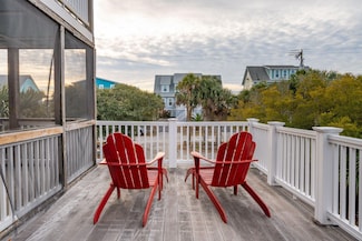 904 E Arctic Ave, Folly Beach, SC 29439