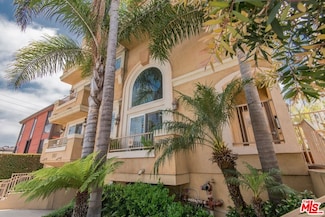 1747 S Barrington Ave Unit 102, Los Angeles, CA 90025