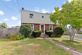 81 Great Hill Dr, North Weymouth, MA 02191