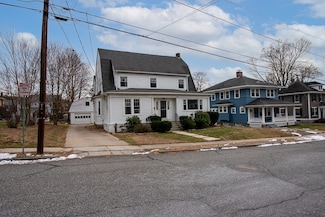 19 Holbrook St, Palmer, MA 01069