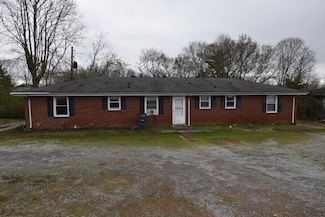474 Circle Dr, Clarksville, TN 37043