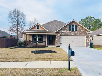 317 Loneoak Trail, Kathleen, GA 31047