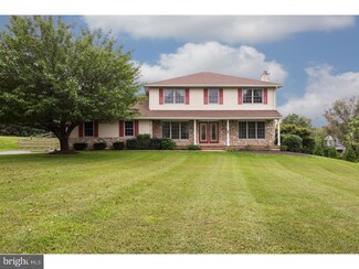108 S Deer Run Dr, Lincoln University, PA 19352