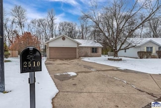 2510 Kings Ct, Terre Haute, IN 47802