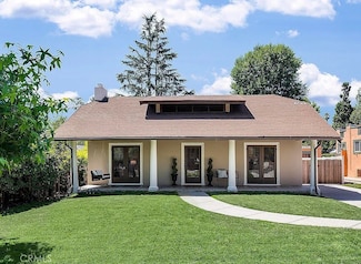 977 N Hill Ave, Pasadena, CA 91104