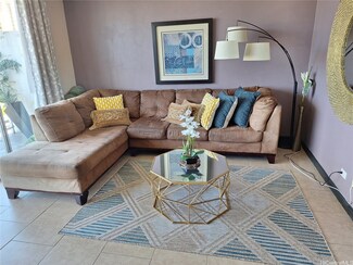 1941 Church Ln Unit 605, Honolulu, HI 96826