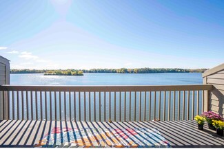 844 Cliffs Dr Unit 302D, Ypsilanti, MI 48198