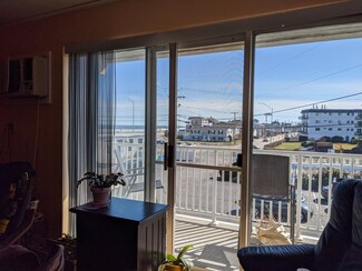 933 Ocean Blvd Unit 202, Hampton, NH 03842