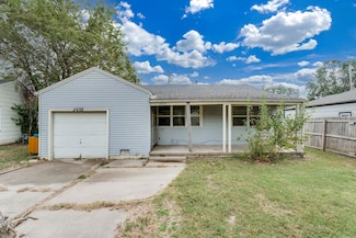 2528 S Twin Oaks St, Wichita, KS 67216