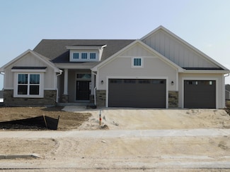 403 W Sparrow Way, Grafton, WI 53024