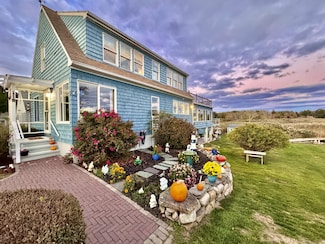 71 Wolcott Ave, Stonington, CT 06378