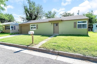 506 Sunnyside Ct, Newton, KS 67114