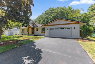 8030 Erie Ave, Chanhassen, MN 55317