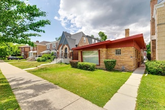 6122 N Central Park Ave, Chicago, IL 60659