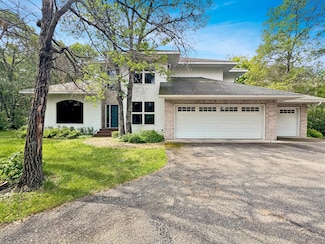 2200 Red Oak Ct NE, Bemidji, MN 56601