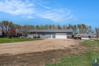 46788 278th St, Lennox, SD 57039