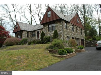 8121 Heacock Ln, Wyncote, PA 19095