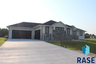 27124 Meadowlark St, Harrisburg, SD 57032