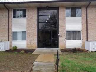 10135 Sakura Dr Unit H, Saint Louis, MO 63128