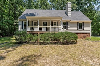 1900 Pine Creek Bluff Ct, Powhatan, VA 23139