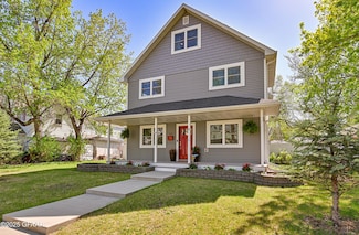 514 S 5th St, Grand Forks, ND 58201