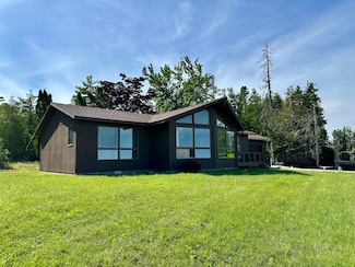 14515 Stoney Pointe Rd, Cheboygan, MI 49721