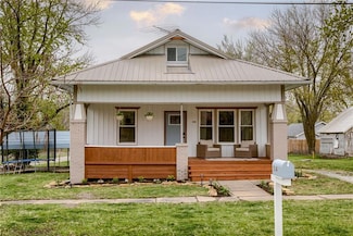 514 E Arthur St, Hamilton, MO 64644